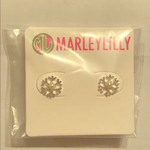 Marleylilly Snowflake Earrings w/ Faux Pearls